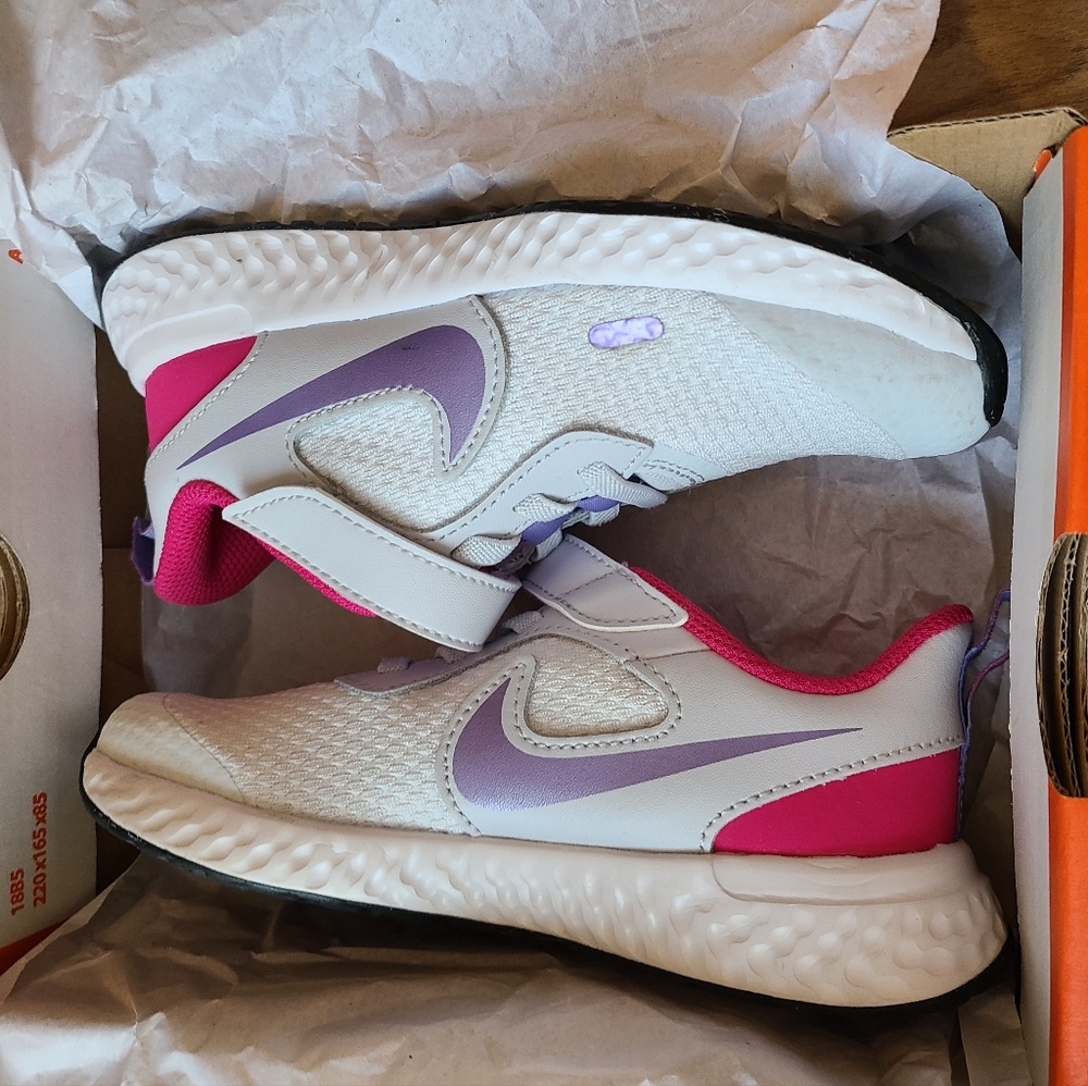 Nike Revolution 5 Grey/Pink/Purple
